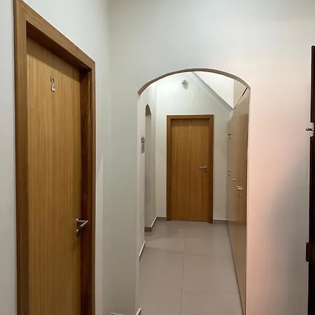Sn-hostel *